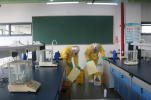 警报响起，“浓盐酸泄漏”！湖北工程学院实战演练筑牢实验室安全防线