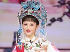 传承黄梅戏文化，绽放劳动者荣光 黄冈师范学院潘柠静副教授荣获“湖北五一劳动奖章”称号