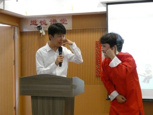非遗融普法 青春护童心 武汉工商学院“法润楚苗”志愿服务队爱心托管班点亮七彩假期