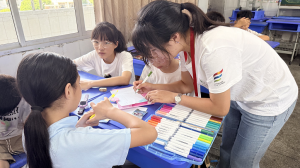 从“我的一块”到“我们的一幅”——通城隽水小学生“复刻”梵高《星月夜》