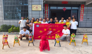探访非遗传承人 深挖咸丰板凳龙民俗体育文化