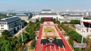 3名“10后”萌新与近2000名“奥运宝宝”齐登场！武汉学院喜迎2026级新生