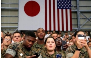 驻日美军人员被限制外出 日本民众抱怨“晚了”