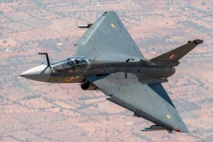 马来西亚准备采购印度光辉战机，飞行员不怕摔？