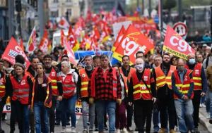 不满通胀高企，法国爆发全国性罢工