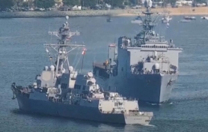 美海军两艘军舰险些相撞：转弯前径直向对方驶去 军方展开调查