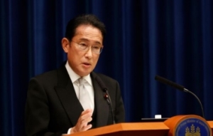 日本逾70名议员曾于政治活动遭攻击 有人表示曾“被用伞戳”“被扔石头”等