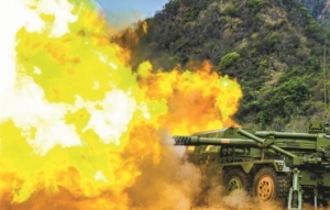 陸軍某旅炮兵分隊實彈射擊訓(xùn)練影像