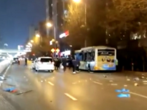沈阳一公交车发生爆炸 现场有人员受伤