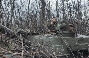 13公里俄军车队正向顿巴斯集结 乌军在前线做准备