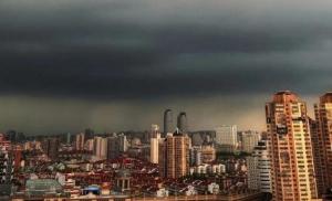 警惕！强雷暴云团向上海靠近 局地可能有龙卷天气