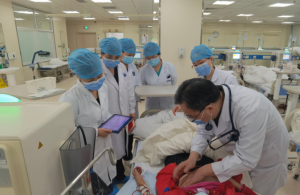 垂杨柳医院：首家黄码血透中心的2104次“疗愈”