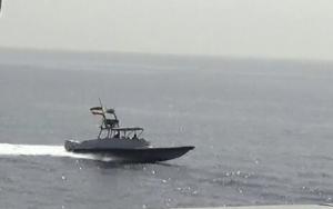 美海军：与伊朗快艇在霍尔木兹海峡发生紧张遭遇