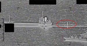 画面曝光：伊朗抓获美军无人艇，美军派舰艇拦截