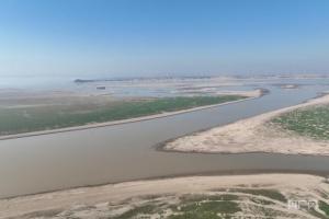 鄱阳湖正式进入极枯水位 比以往记录提前足足115天