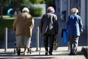 世界银行：人口老龄化加剧使许多国家愈加依赖移民