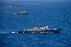 伊朗证实一艘美国军舰在霍尔木兹海峡航行
