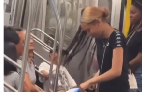 非裔女子在美国地铁围殴华裔 同车厢乘客也被威胁