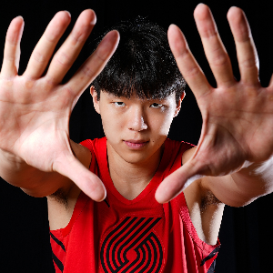 拓媒：杨瀚森明显有了进步