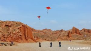 清明假期新疆迎来旅游热潮活力迸发