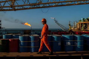 8个产油国决定5月上调原油日产量