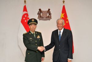 Singapur Savunma Bakanı'ndan Çin ve ABD'ye çağrı: Askeri iletişim sürmeli