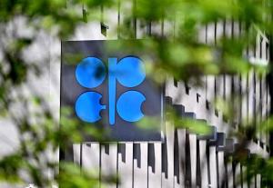 OPEC ve OPEC dışı ülkeler petrol üretimini azaltma konusunda anlaştı
