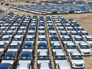 Çin'de bu yıl 27 milyon araç satışı hedefleniyor