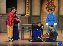 戏剧育人：北京中学生演绎《呐喊》《茶馆》