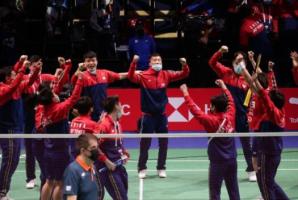 早报|中石油原副总裁主动投案 中国队卫冕苏迪曼杯