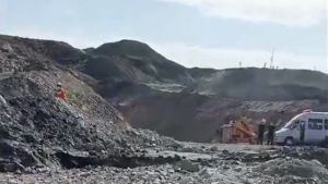 甘肃景泰一煤矿企业内山体坍塌事故已致9人死亡