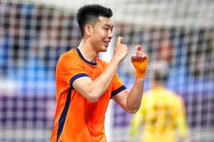 中超保級(jí)隊(duì)各有難題 人員調(diào)整與賽程挑戰(zhàn)