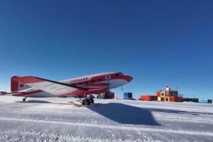 建在南極冰蓋上的航站樓 探秘我國中山冰雪機場