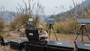 又见大场面！无人机、机器狗硬核出击