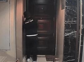 蒙面人挨家挨户撬门 警方通报 嫌疑人已被刑拘