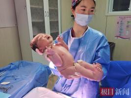 二胎家庭同一产房圆梦儿女双全 新年迎“小福星”