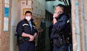 男子被搭讪后金项链被偷 女贼人遁去无踪