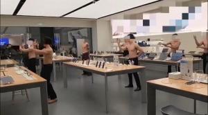 “男模脱衣半裸跳舞”被指擦边 商场健身活动引争议