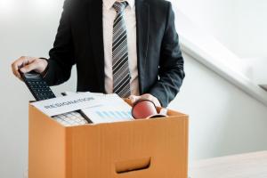 报告：离职率连续三年下降 劳动力市场进入“沉淀期”