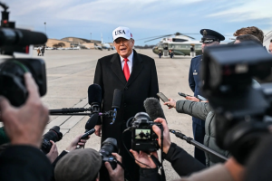 特朗普回应格陵兰岛总理选择丹麦而非美国