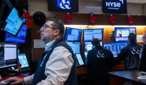 突然暴跌！金价一夜蒸发3500元 华尔街深夜“割韭菜”