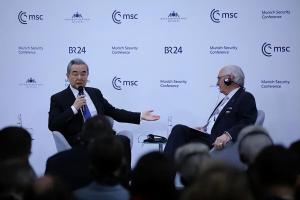 王毅德国行 回味三点 当面喊话日本