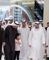 阿联酋总统走访迪拜商场稳人心 展示国家安定