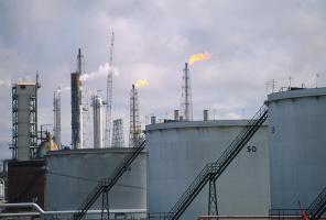 委内瑞拉恢复稀释原油出口 减少累积库存