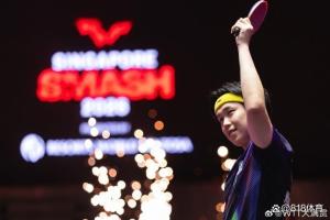 王楚钦清晨飞抵重庆8大金刚护驾 新科冠军风采依旧