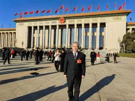 代表建议育儿补贴对二胎家庭加倍 多层支持靶向发力