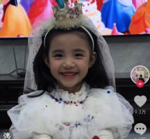 煲仔饭店主晒女儿引来泼天流量 评论区全是催更博主拍女儿