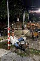 爆火鸡煲店老板：老中医转行做鸡煲 品质始终如一