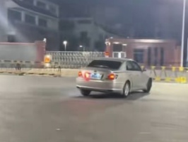 深圳一司机高考考场路段鸣笛被处罚 维护考场安静秩序