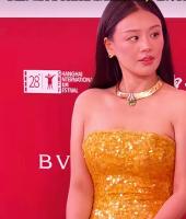马思纯整个人闪闪发光 自信美艳夺目